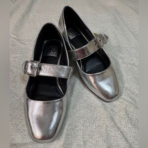 Dolce Vita Mellie Silver Mary Jane Shoes 6.5